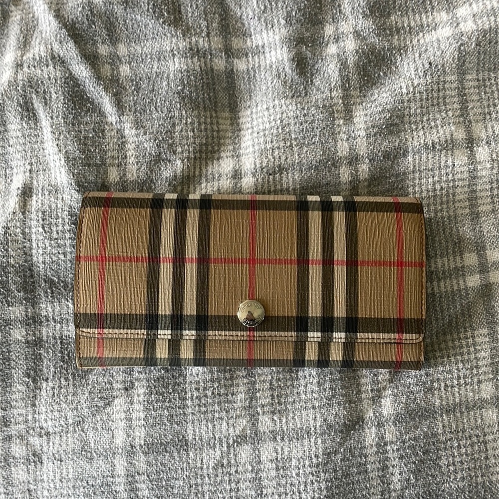 burberry 🧥 long wallet